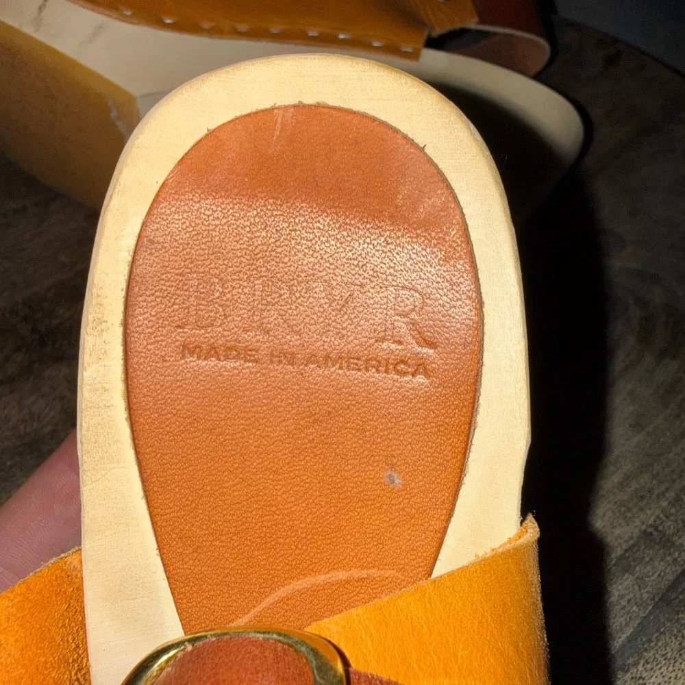 Bryr Tan Leather Women's Mules with Buckle Size 8 - Picture 3 of 7